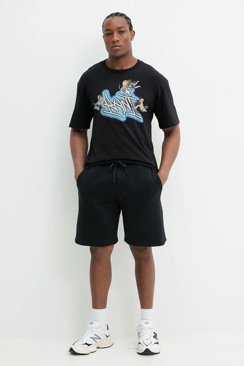 Хлопковая футболка Karl Kani мужская цвет чёрный с принтом 60300352 Хлопковая футболка Karl Kani мужская цвет чёрный с принтом 60300352