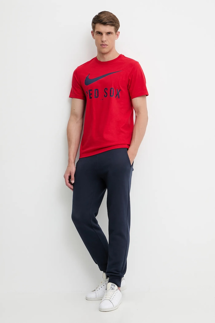 Хлопковая футболка Nike Boston Red Sox цвет красный с принтом N199-62Q-BQ-PA7 Хлопковая футболка Nike Boston Red Sox цвет красный с принтом N199-62Q-BQ-PA7