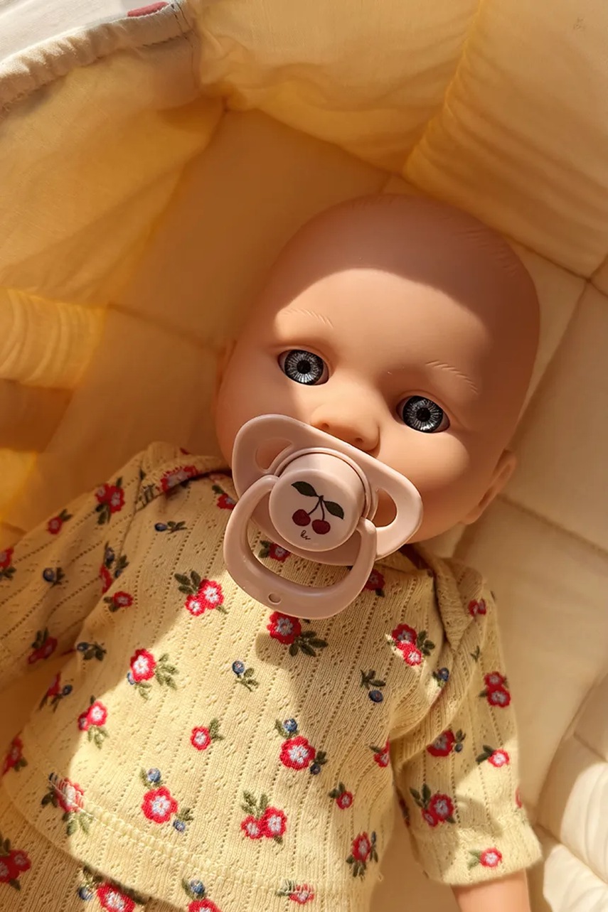 Konges Sløjd panenka dětská MOLLY BABY DOLL (obrázek 7)
