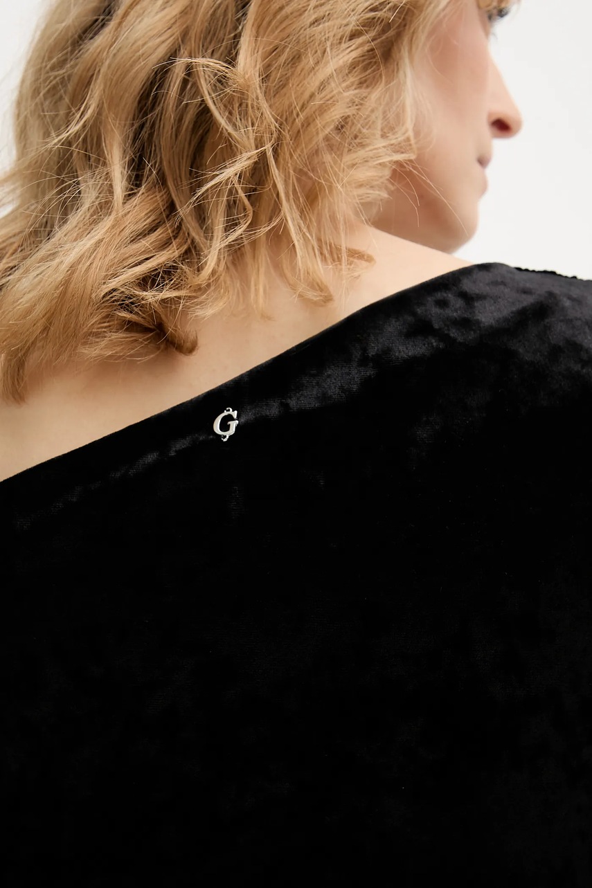 Velurové body Guess (obrázek 6)