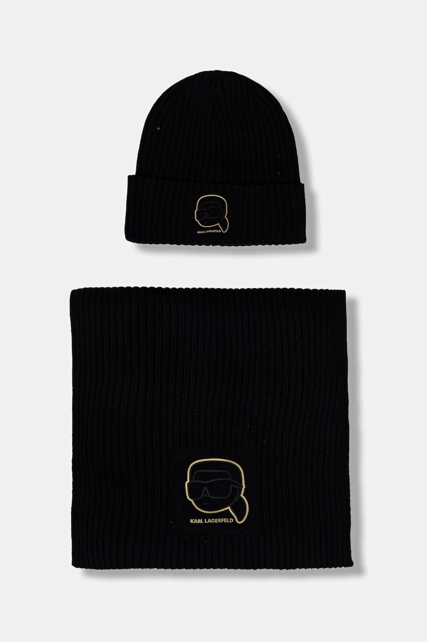 Karl Lagerfeld căciulă și fular