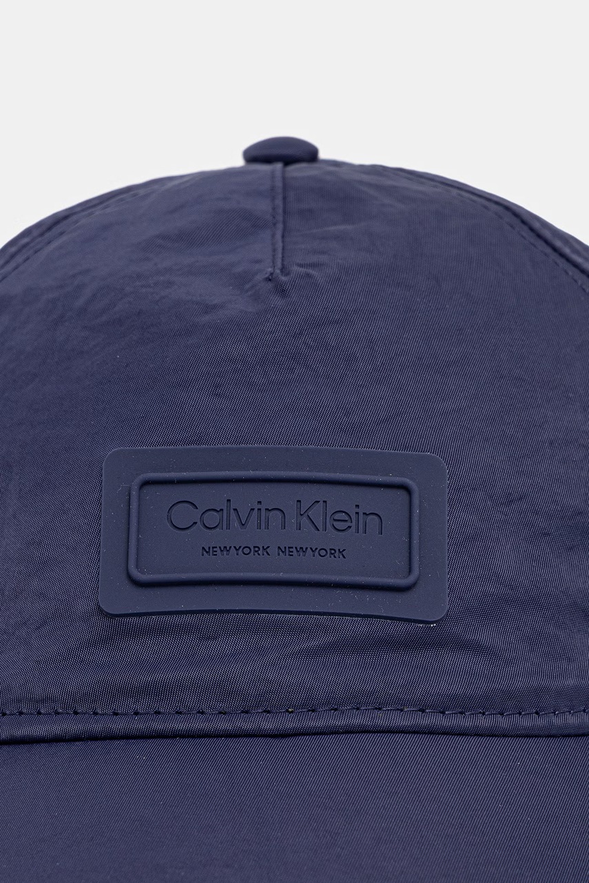 Calvin Klein čiapka so šiltom