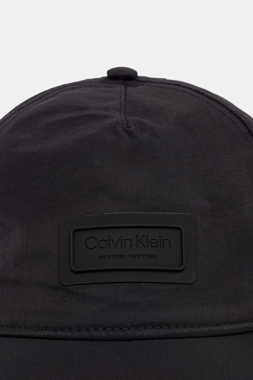 Calvin Klein čiapka so šiltom