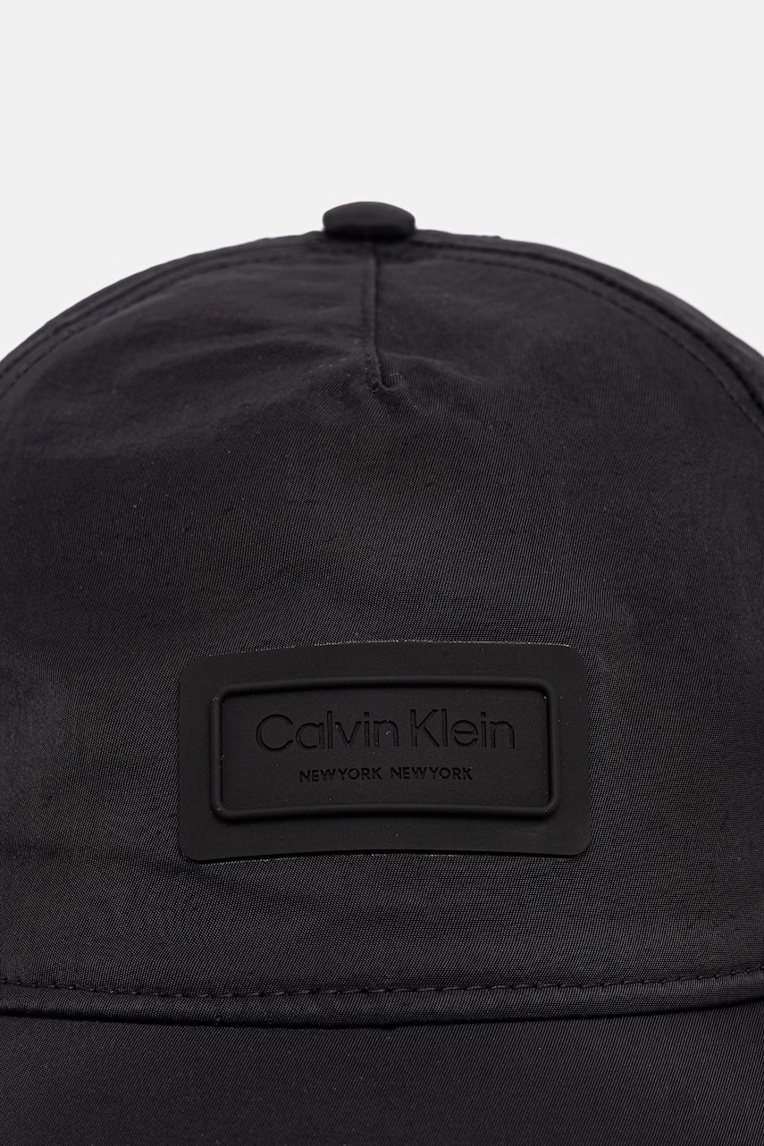 Calvin Klein čiapka so šiltom