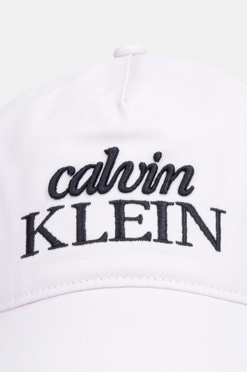 Calvin Klein čiapka so šiltom bavlnená