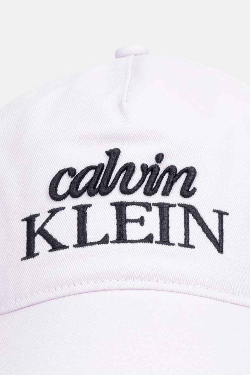 Calvin Klein čiapka so šiltom bavlnená