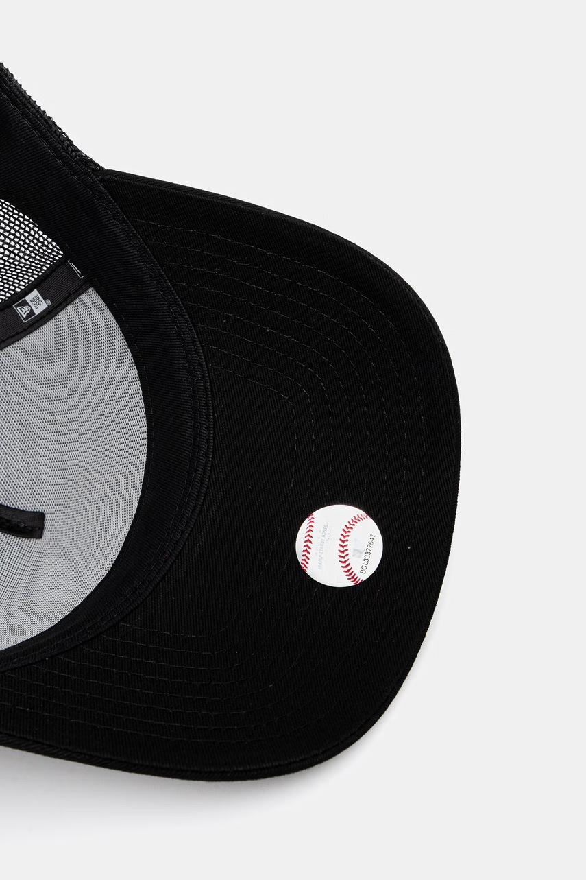 Kšiltovka New Era OUTLINE TRUCKER (obrázek 4)