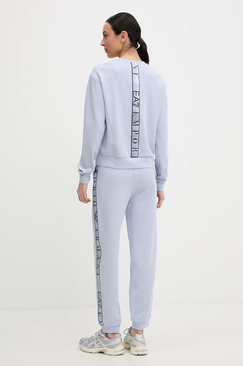 EA7 Emporio Armani trening Femei / Îmbrăcăminte / Compleuri și treninguri / Treninguri și seturi sport answear.ro EA7 Emporio Armani trening Femei / Îmbrăcăminte / Compleuri și treninguri / Treninguri și seturi sport answear.ro