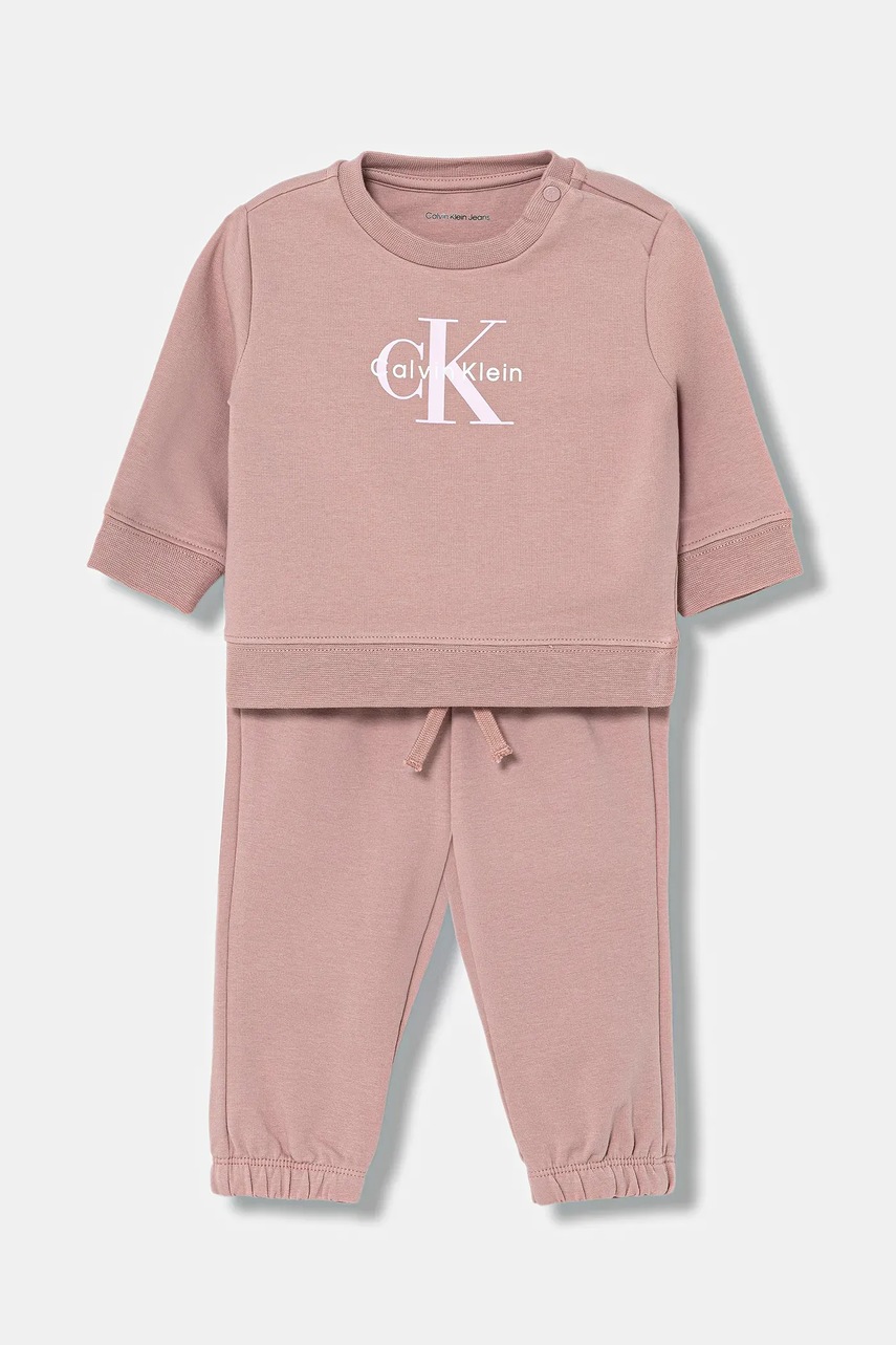 Levně Dětská tepláková souprava Calvin Klein Jeans růžová barva, IN0IN00353