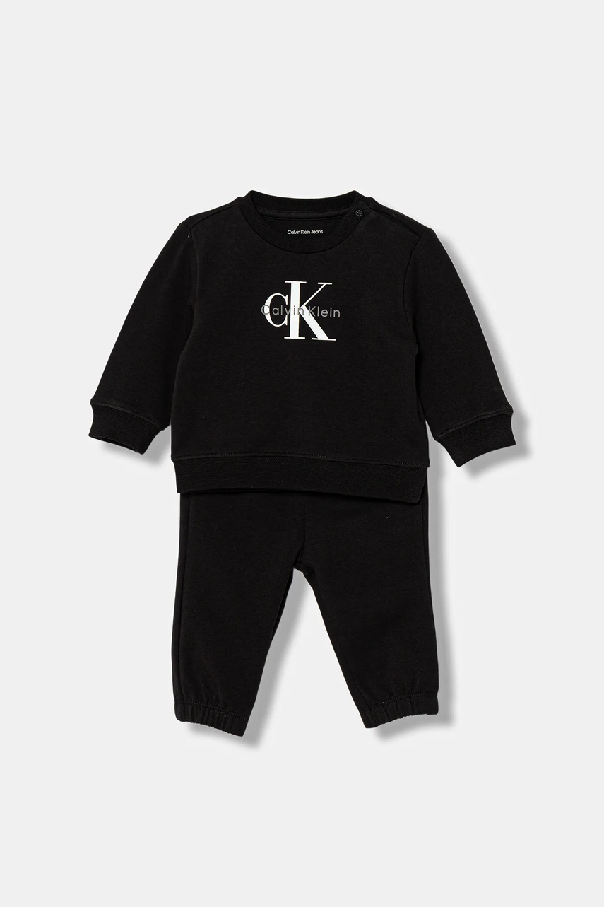 Levně Dětská tepláková souprava Calvin Klein Jeans černá barva, IN0IN00353