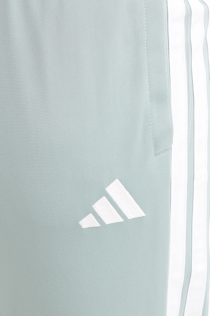 Φόρμα adidas φωτογραφία
