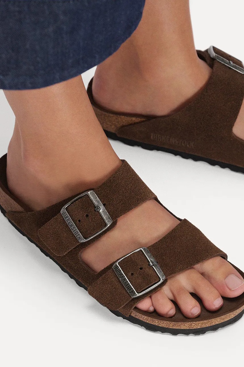 Birkenstock šľapky na plochom podpätku dámske semišové Arizona