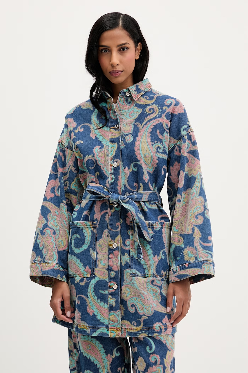 Never Fully Dressed geacă