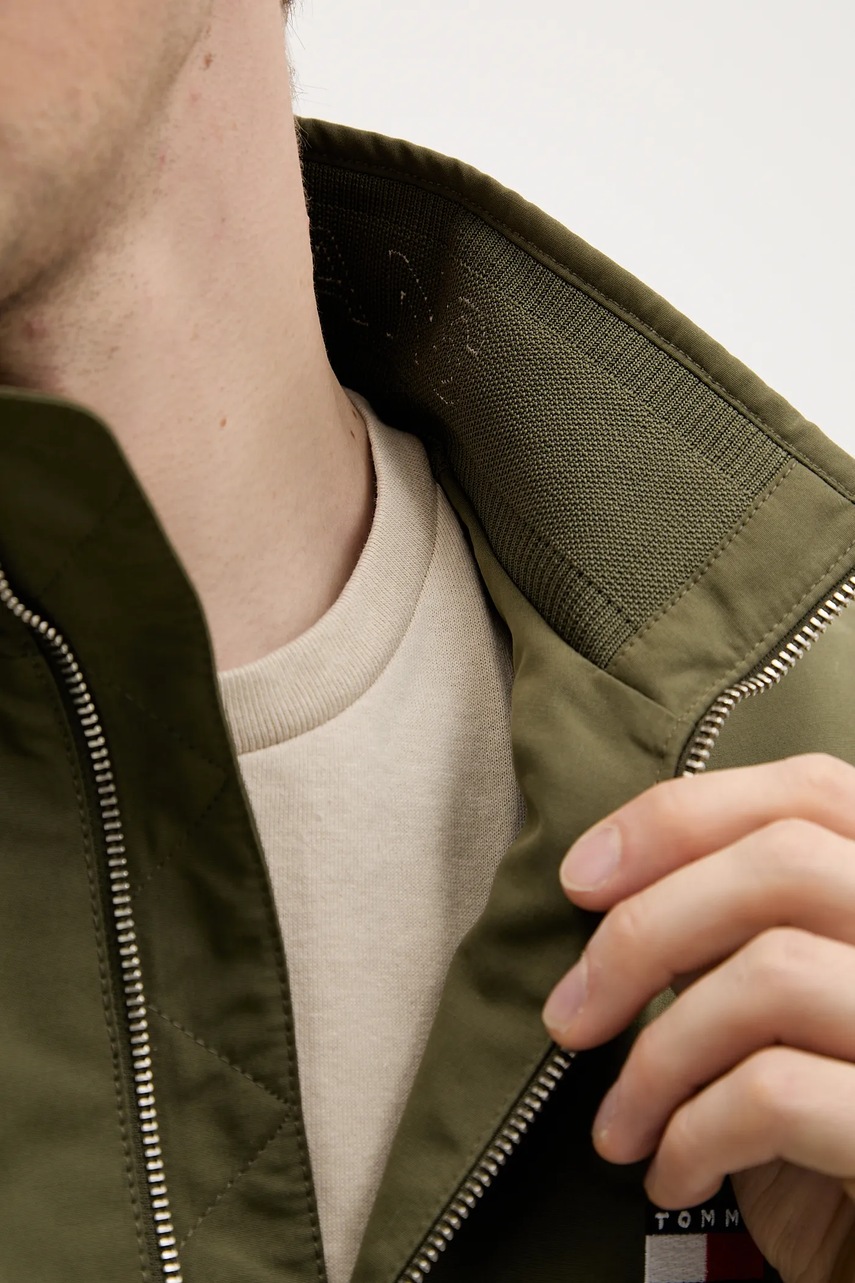 Tommy Jeans prechodná bunda pánska