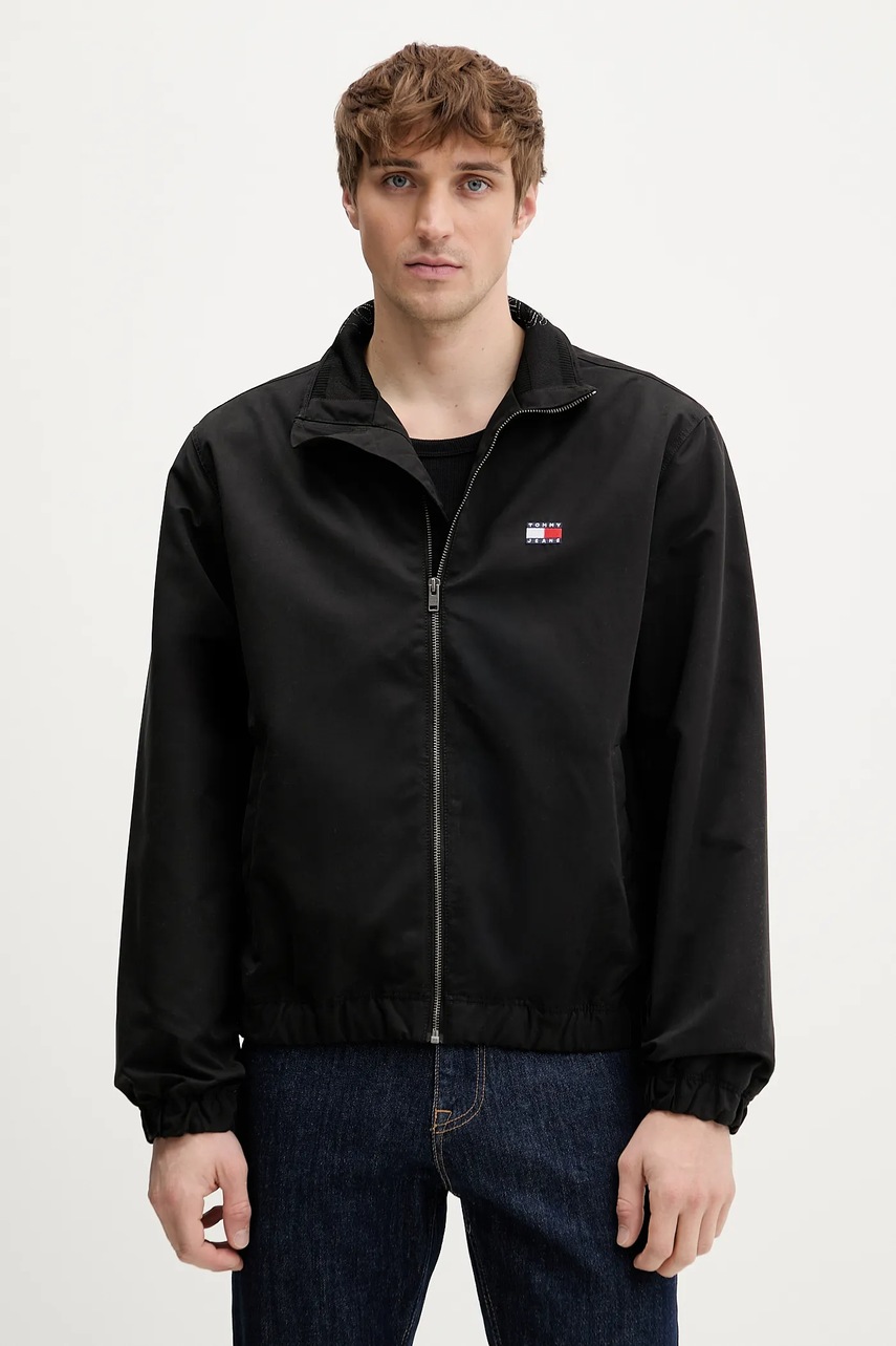 Tommy Jeans geacă culoarea negru, de tranzitie, DM0DM22720