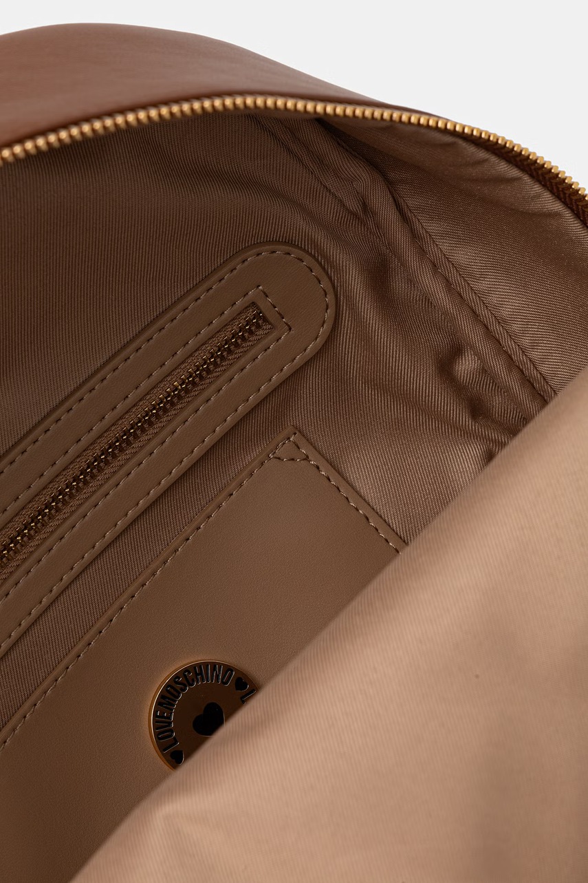 Love Moschino dámský batoh z imitace kůže (obrázek 5)