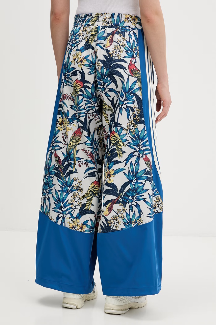 Tepláky adidas x Farm Rio (obrázek 3)