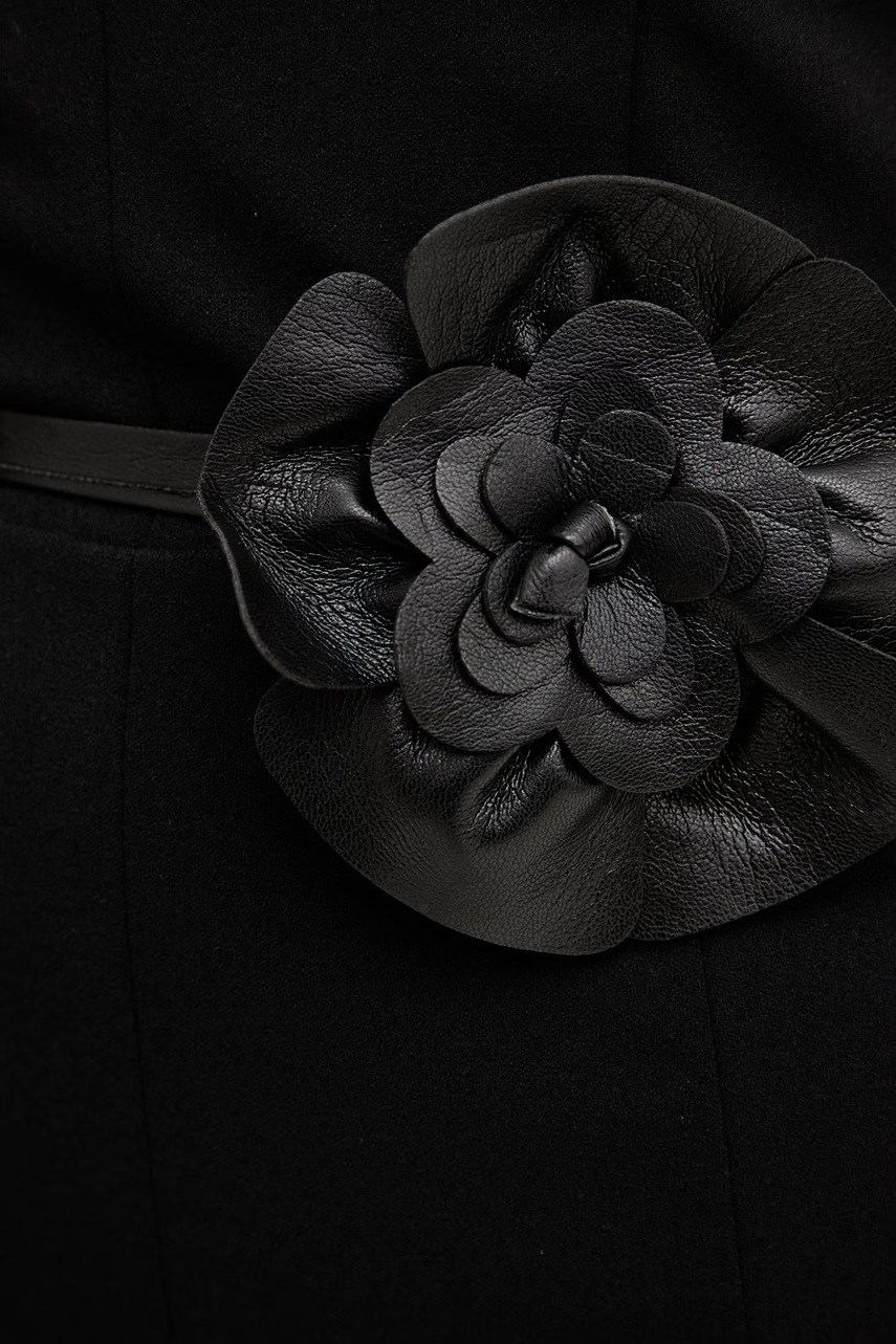 Šaty Guess BLAKE (obrázek 5)