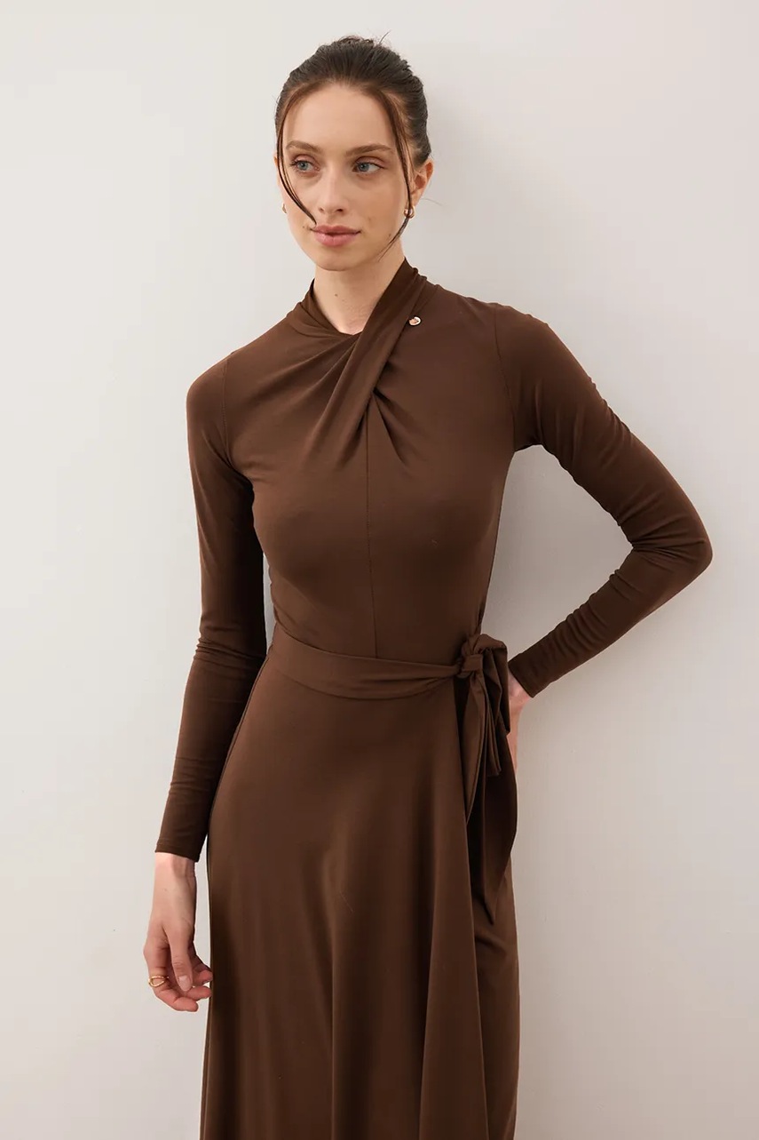 Сукня Bizuu ROTTA колір коричневий midi розкльошена ROTTA BRĄZOWY