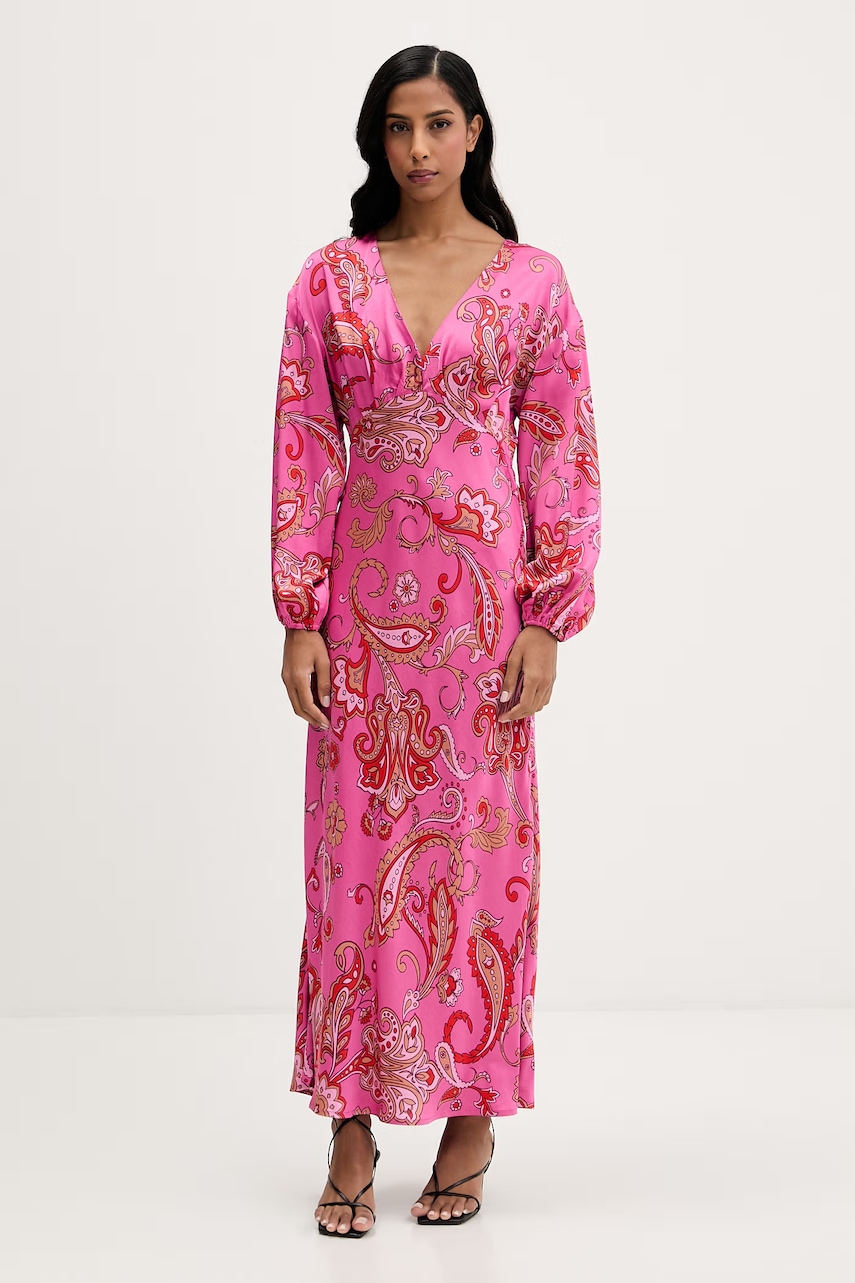 Never Fully Dressed rochie