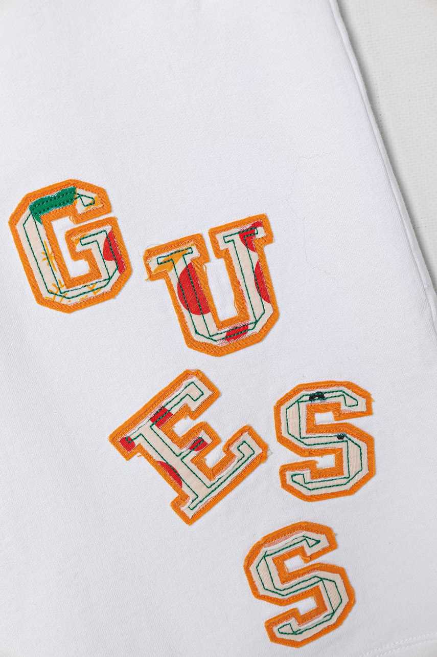 Dětské bavlněné šortky Guess (obrázek 3)