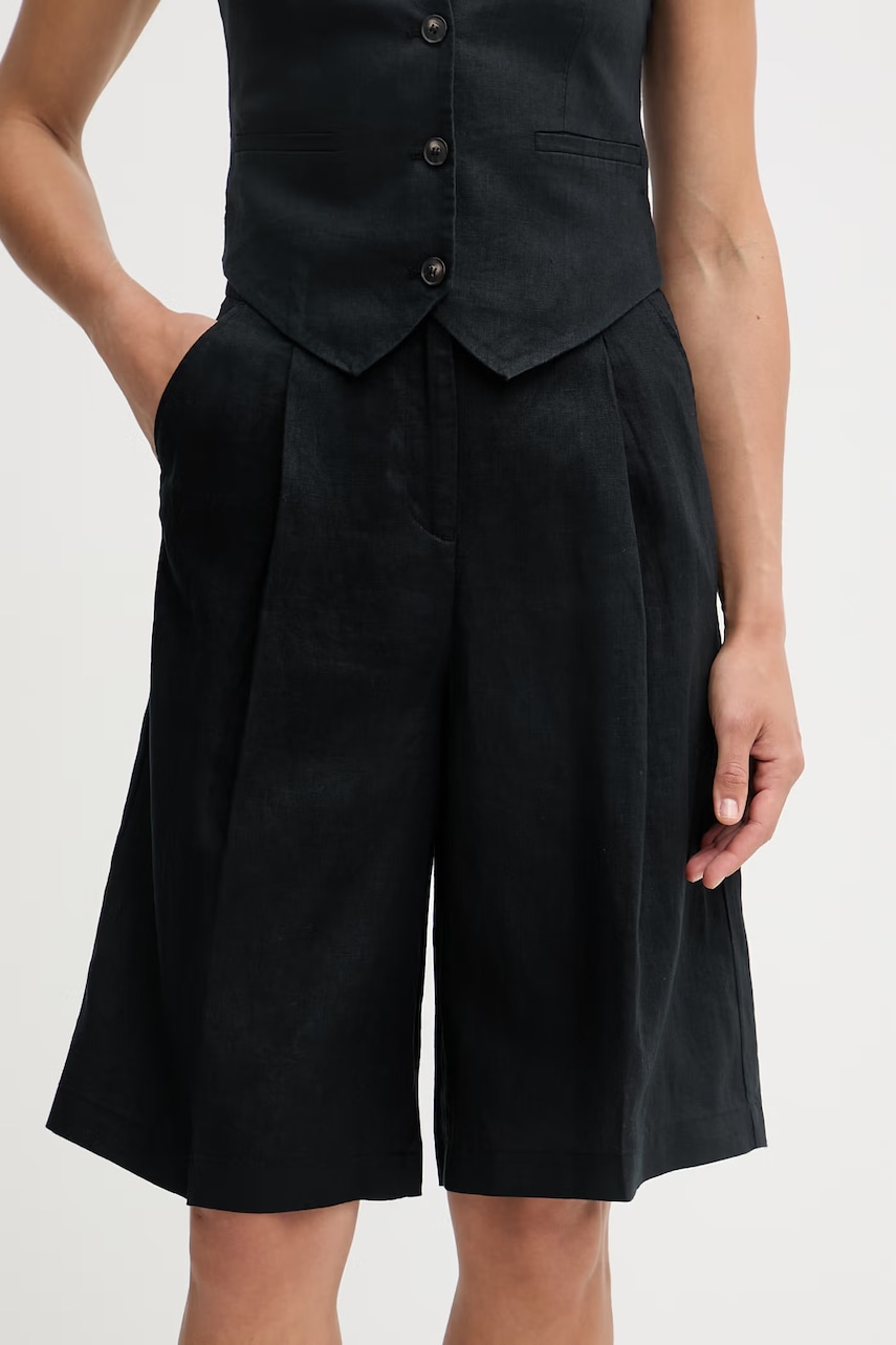 United Colors of Benetton: premium pentru femei pantaloni