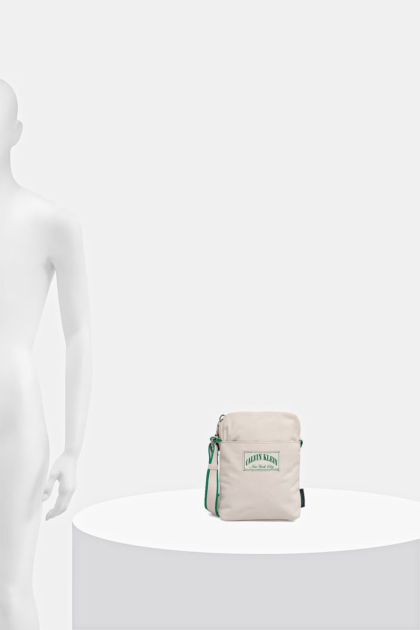 Calvin Klein taštička (obrázek 6)