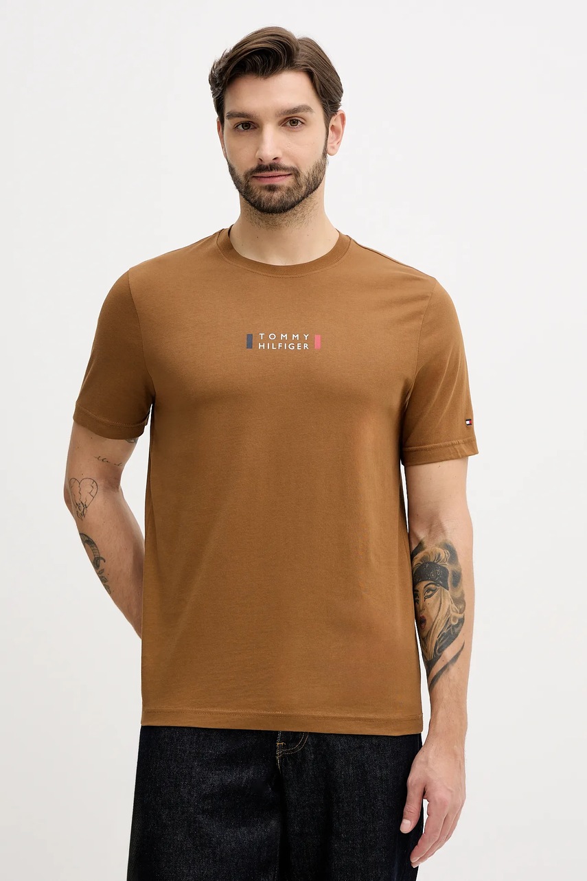 Levně Bavlněné tričko Tommy Hilfiger pánské, hnědá barva, s potiskem, MW0MW41453