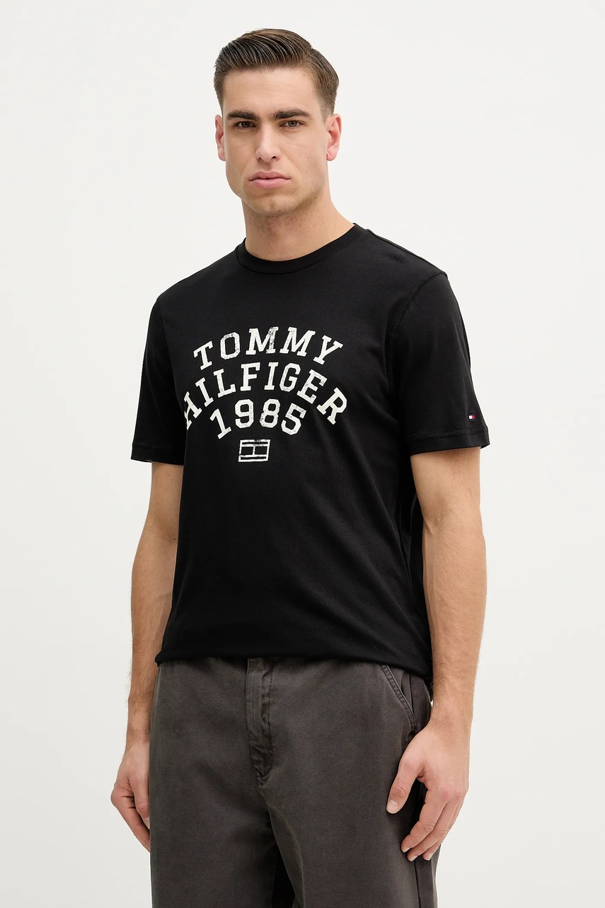 Levně Bavlněné tričko Tommy Hilfiger pánské, černá barva, s potiskem, MW0MW41470