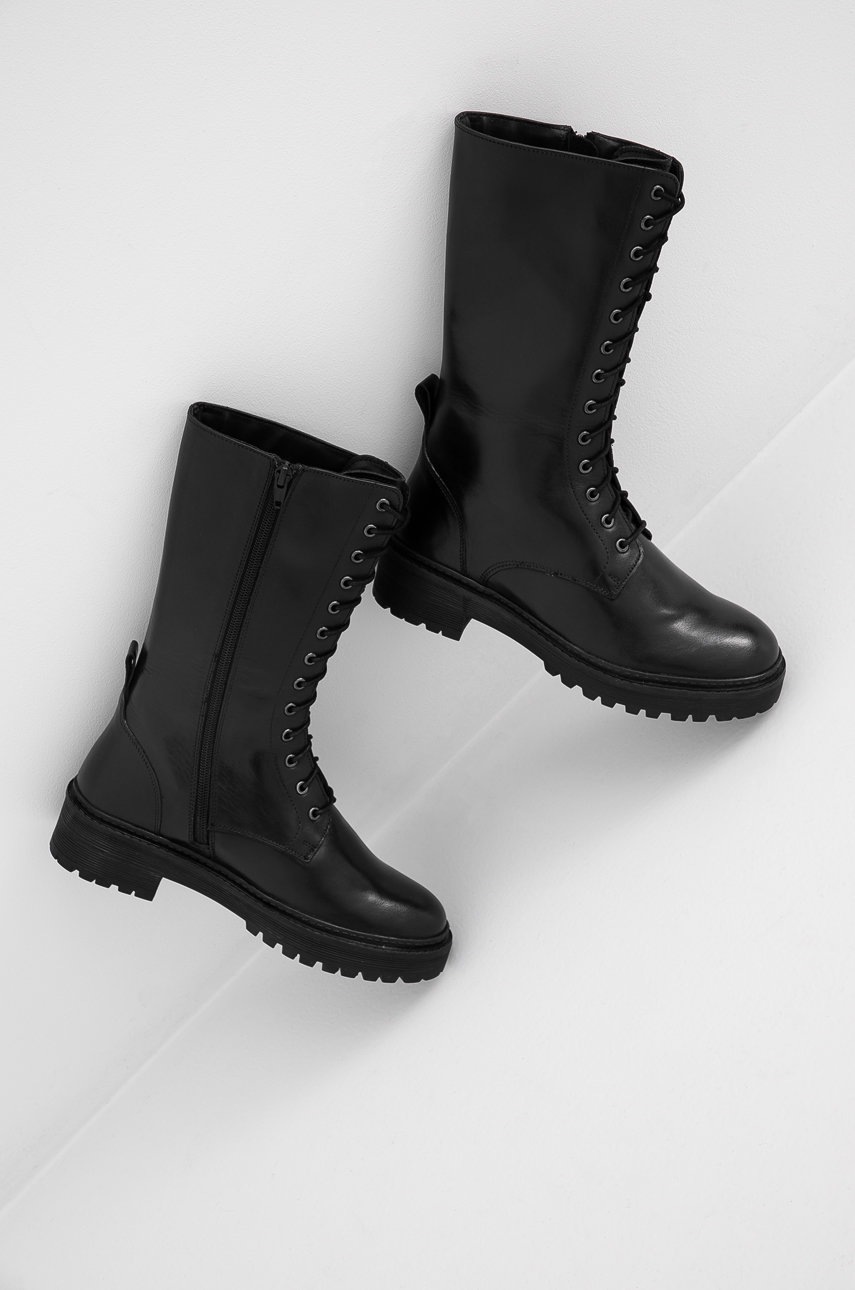 

Кожаные сапоги Answear Lab женские цвет чёрный на платформе слегка утеплённый