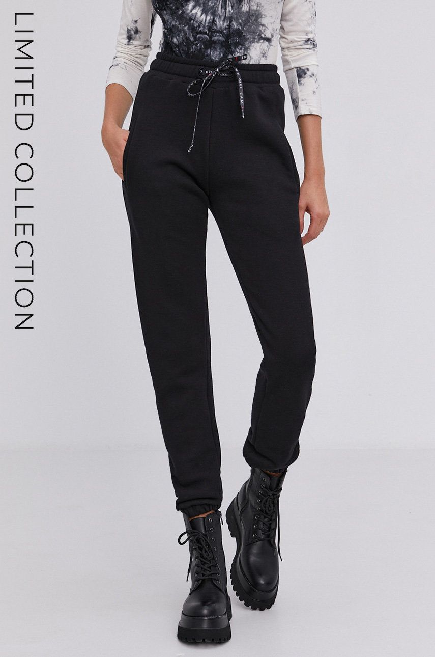Answear Lab Pantaloni ECO femei, culoarea negru, material neted