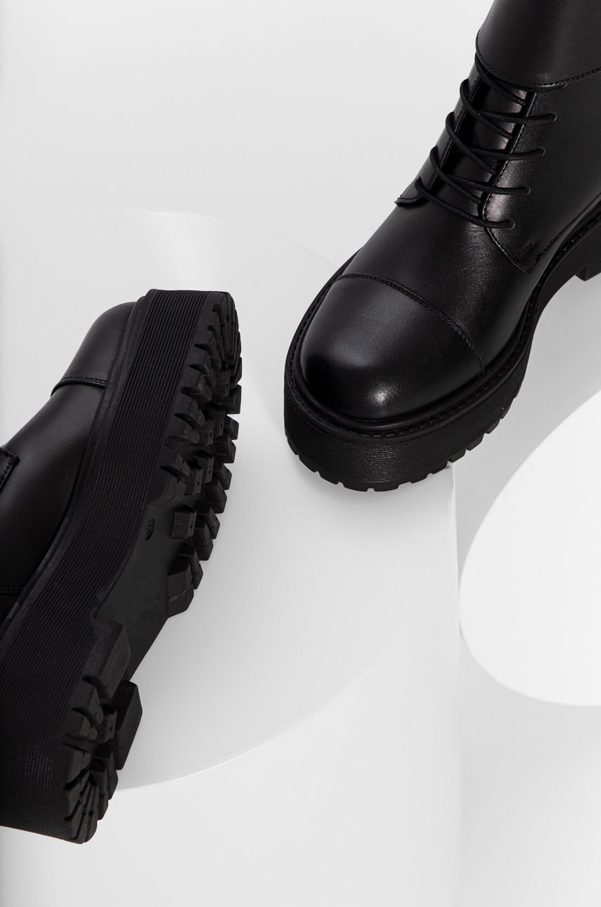 

Кожаные полусапожки Answear Lab женские цвет чёрный на платформе