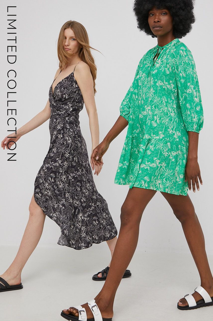 Answear Lab X limited festival collection BE BRAVE rochie culoarea verde, mini, evazati