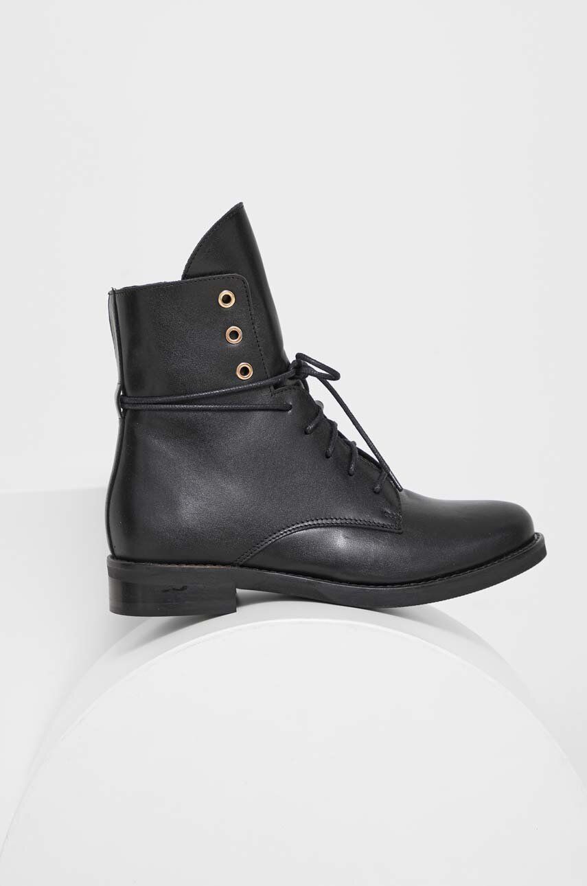 Levně Kožené kotníkové boty Answear Lab dámské, černá barva, na plochém podpatku, lehce zateplené