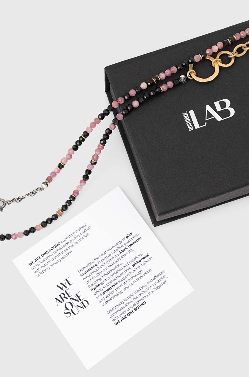 Κολιέ από τουρμαλίνη Answear.LAB, χειροποίητο, από επιχρυσωμένο ασήμι φωτογραφία