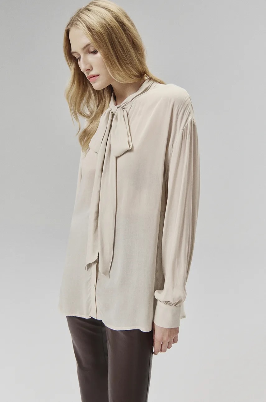 Answear Lab camasa femei, culoarea bej, cu un decolteu legat, relaxed Answear Lab camasa femei, culoarea bej, cu un decolteu legat, relaxed