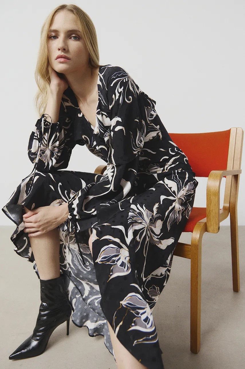Answear Lab rochie culoarea negru, midi, evazată
