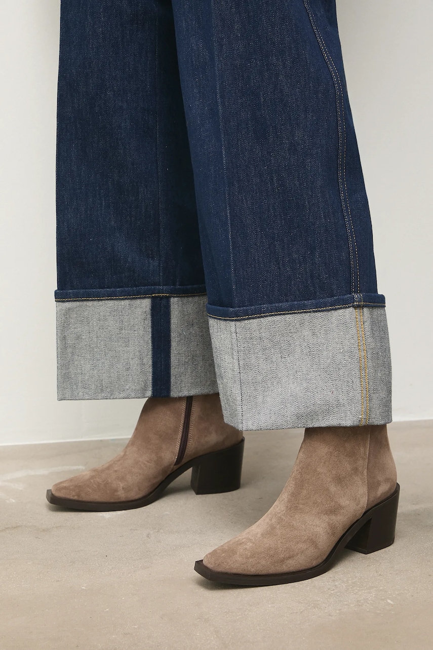 Answear.LAB cizme din piele intoarsa culoarea bej, cu toc drept, izolare usoara