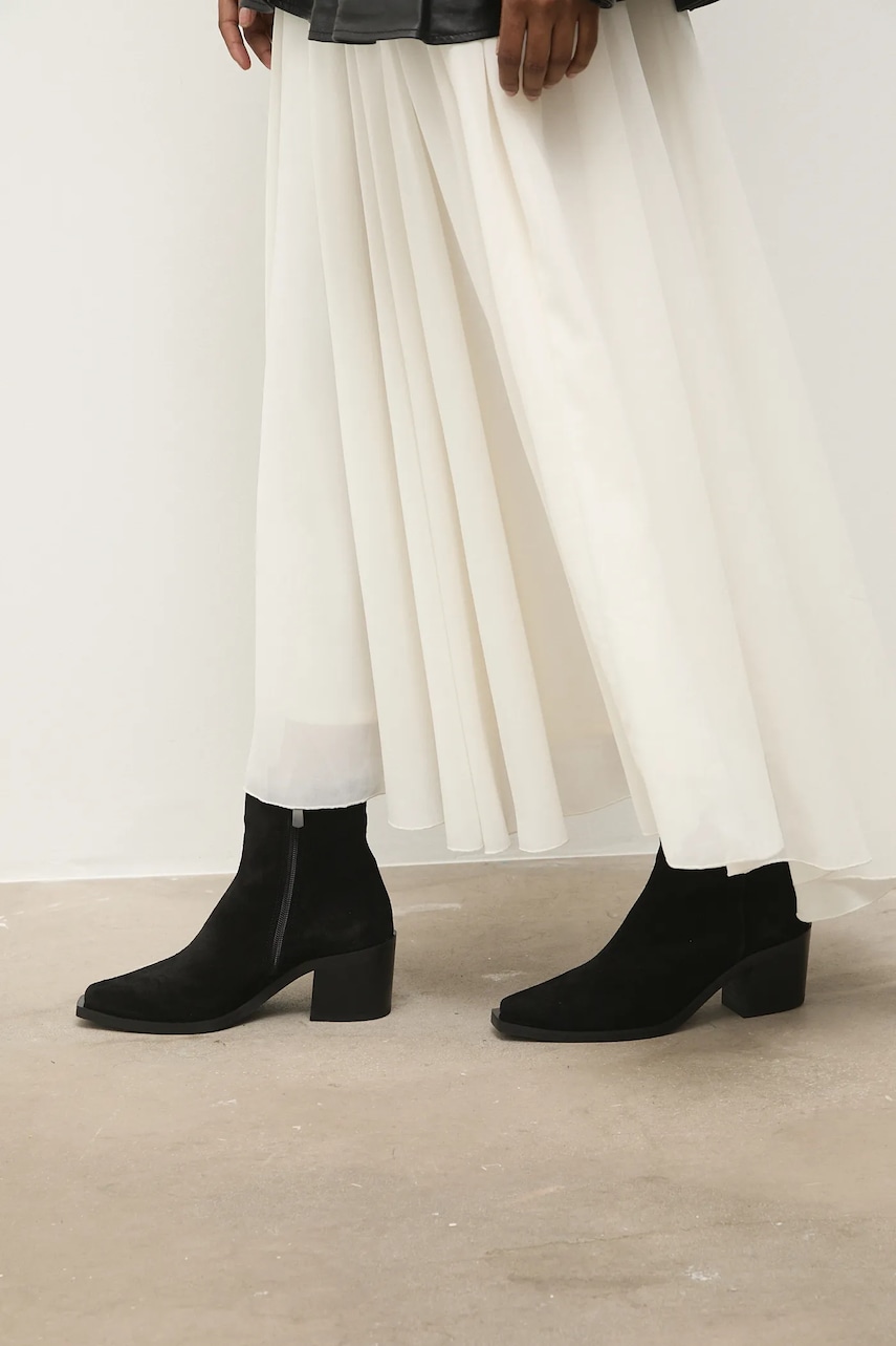 Answear.LAB cizme din piele intoarsa culoarea negru, cu toc drept, izolare usoara