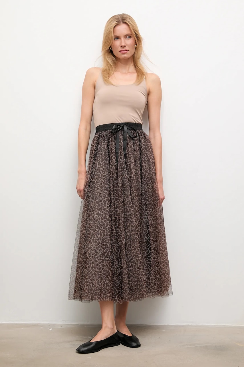 Answear.LAB fusta culoarea maro, midi, evazati