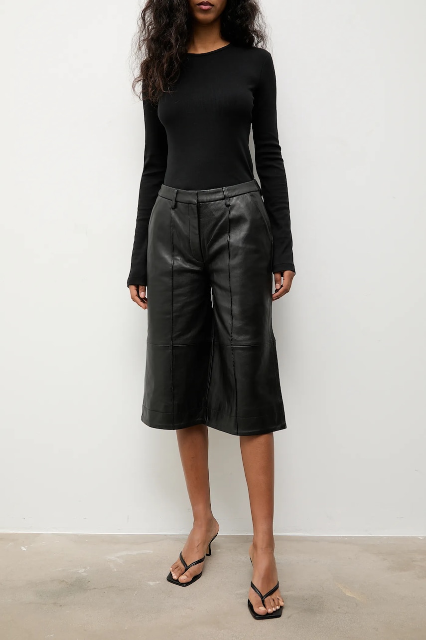 Answear.LAB spodnie skórzane NATTIE damskie kolor czarny proste high waist