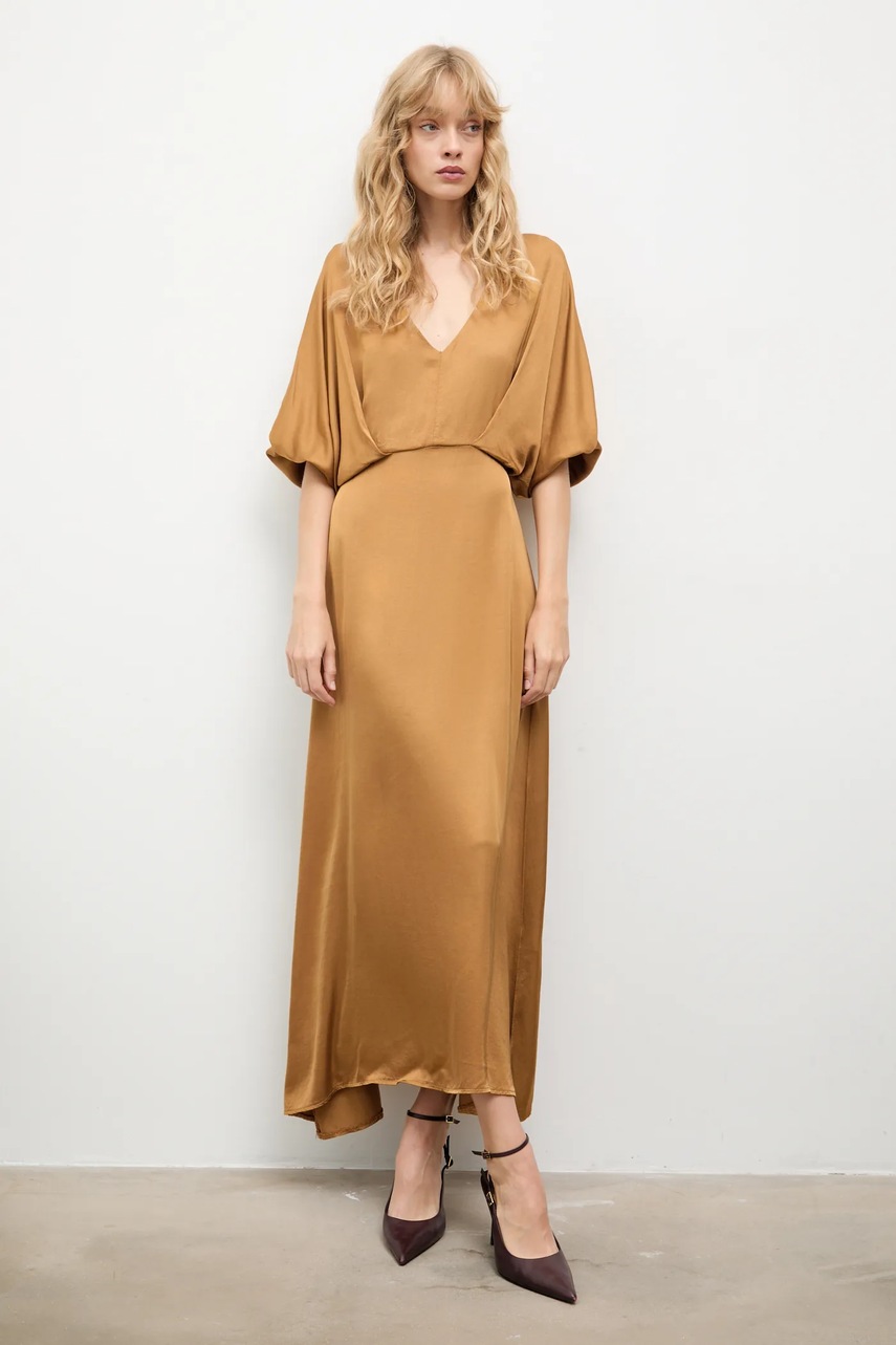 Платье Answear.LAB цвет чёрный maxi расклешённая