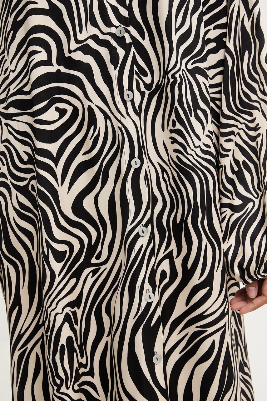 Φόρεμα Answear.LAB χρώμα: μαύρο φωτογραφία