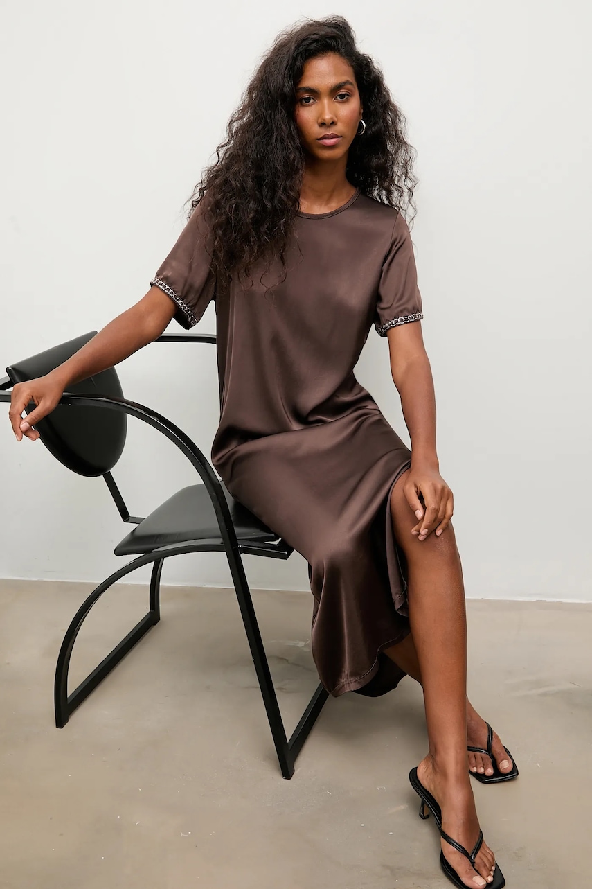 Answear.LAB rochie culoarea maro, midi, drept