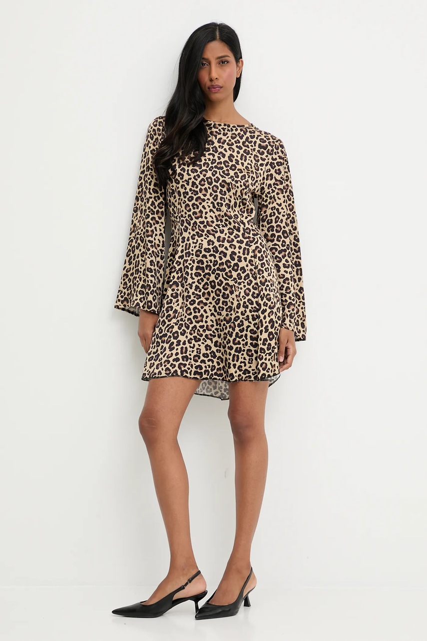 Платье Answear.LAB цвет чёрный mini расклешённая