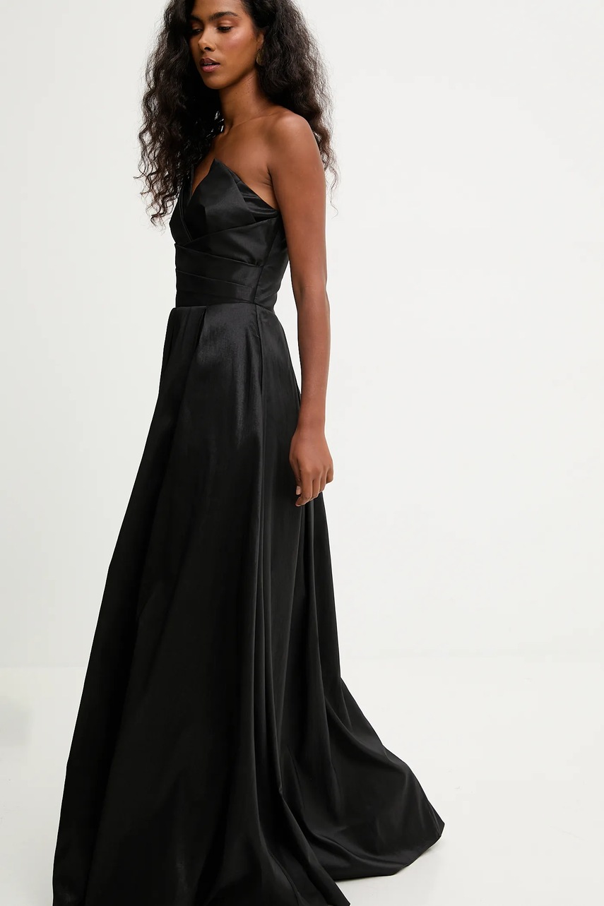 Платье Answear.LAB цвет чёрный maxi расклешённая