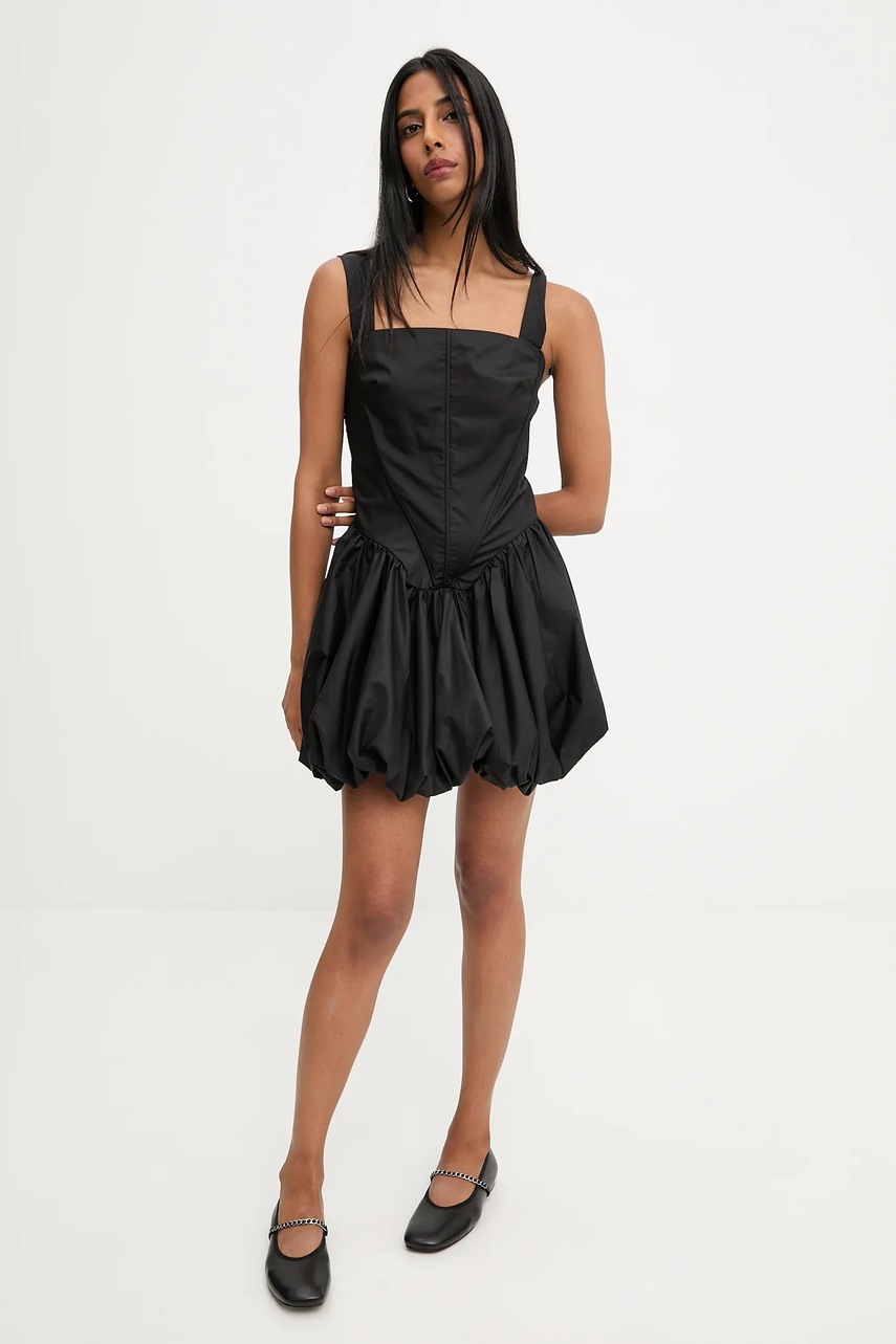 Платье Answear.LAB цвет чёрный mini расклешённая