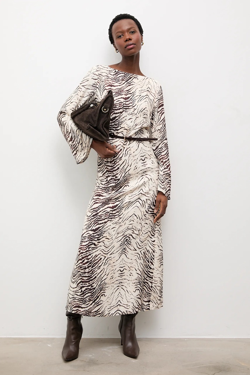 Платье Answear.LAB цвет бежевый maxi расклешённая