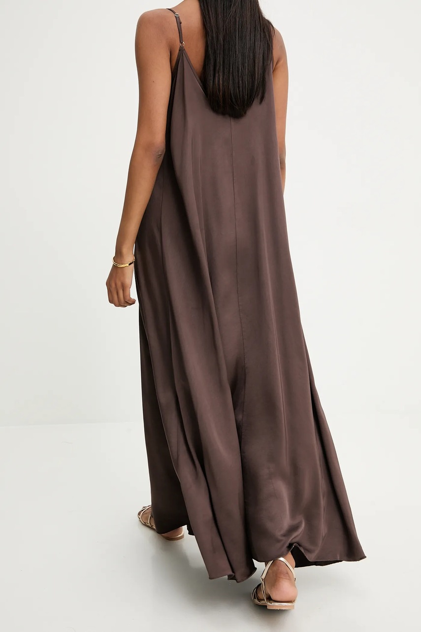 Answear.LAB rochie culoarea maro, maxi, evazati