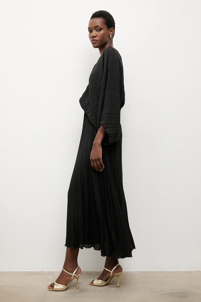Платье Answear.LAB цвет чёрный maxi расклешённая